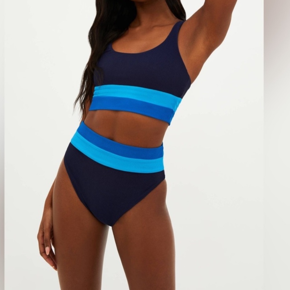 Beach Riot Mackenzie Bralette Bikini Top Heidi Bottoms 
Two pieces Set Size S
